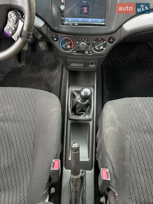 Седан Chevrolet Aveo 2006 в Сумах