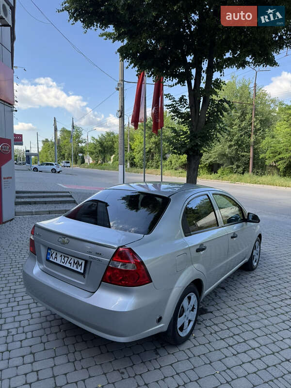 Седан Chevrolet Aveo 2011 в Запоріжжі