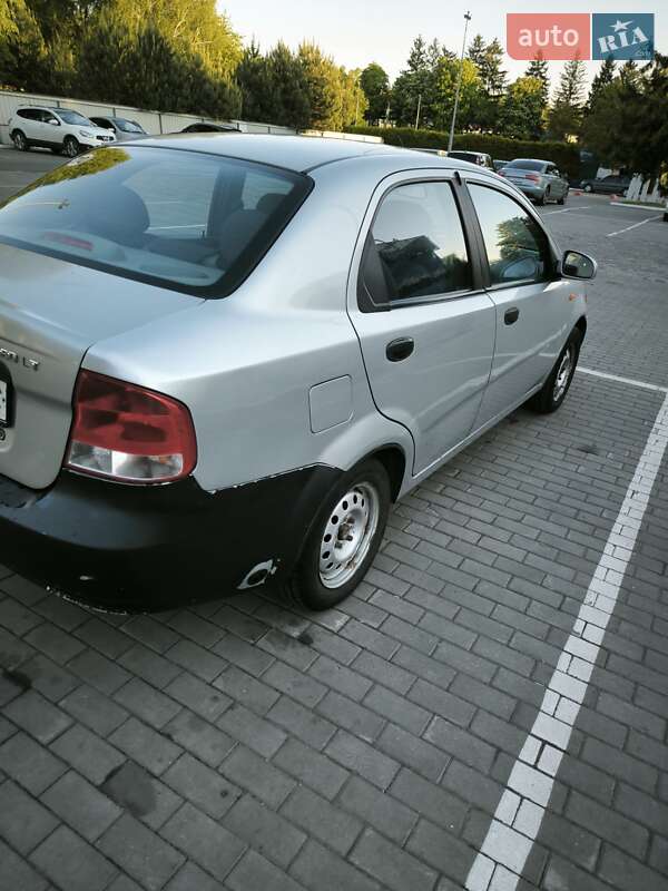 Седан Chevrolet Aveo 2005 в Луцке