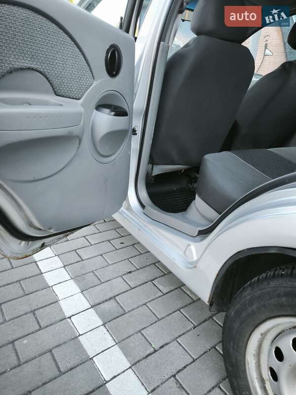 Седан Chevrolet Aveo 2005 в Луцке