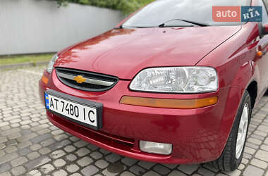 Хетчбек Chevrolet Aveo 2005 в 