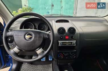 Хэтчбек Chevrolet Aveo 2007 в 