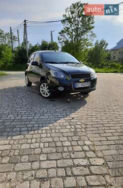 Хэтчбек Chevrolet Aveo 2011 в 