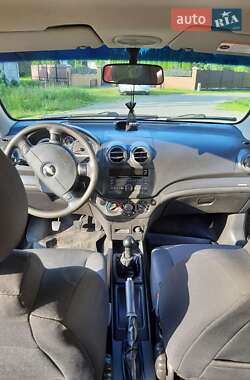 Хэтчбек Chevrolet Aveo 2011 в 