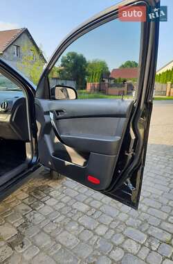 Хэтчбек Chevrolet Aveo 2011 в 