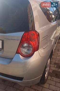 Хэтчбек Chevrolet Aveo 2008 в 