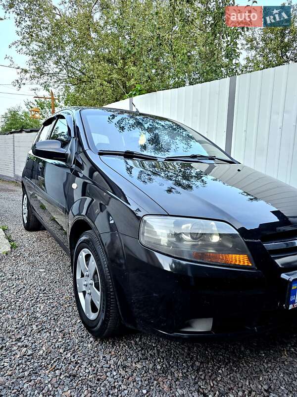 Хэтчбек Chevrolet Aveo 2006 в Харькове