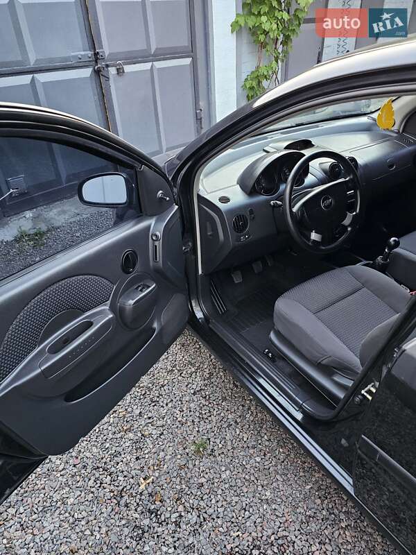 Хэтчбек Chevrolet Aveo 2006 в Харькове