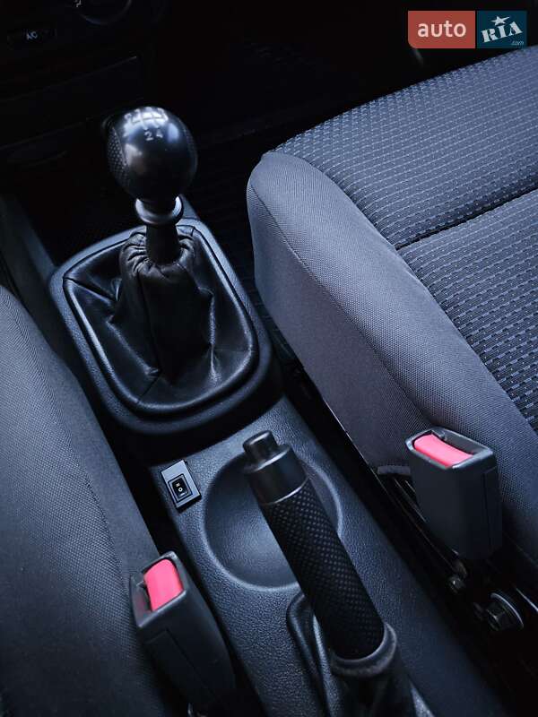 Хэтчбек Chevrolet Aveo 2006 в Харькове