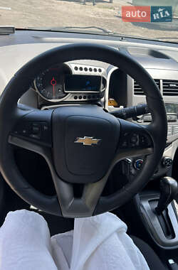Хетчбек Chevrolet Aveo 2012 в 