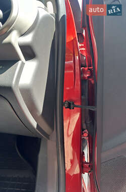 Хетчбек Chevrolet Aveo 2012 в 