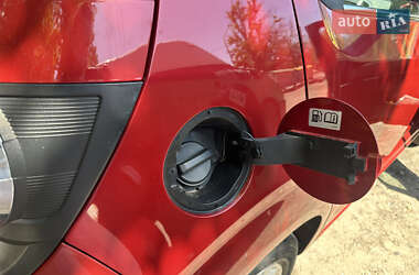 Хетчбек Chevrolet Aveo 2012 в 