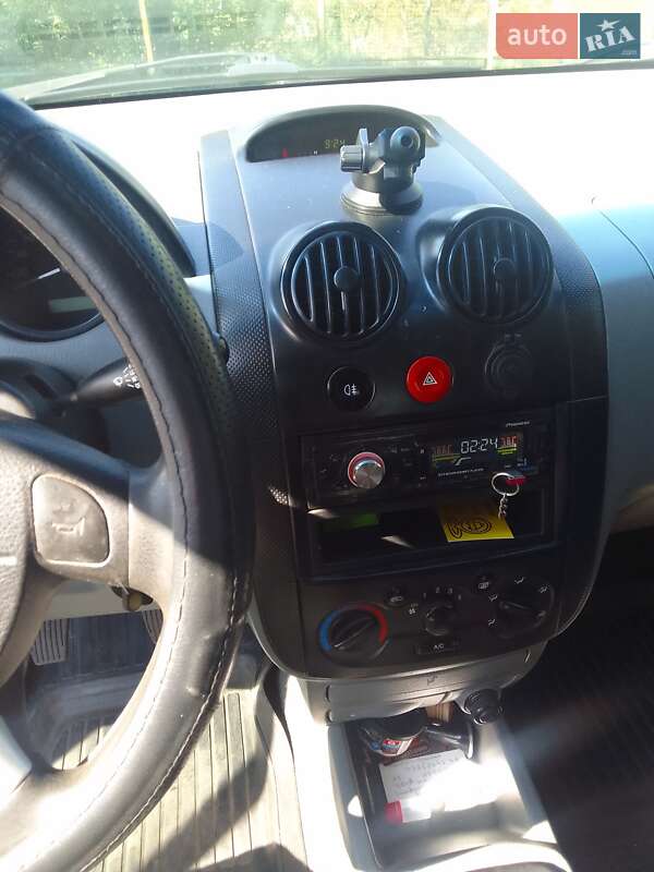 Седан Chevrolet Aveo 2005 в Покровском