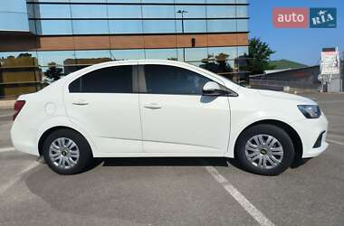 Седан Chevrolet Aveo 2018 в 