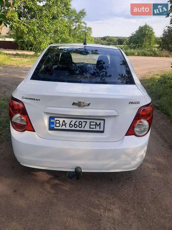 Седан Chevrolet Aveo 2013 в Новоукраїнці