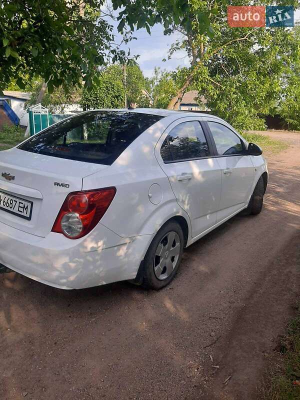 Седан Chevrolet Aveo 2013 в Новоукраїнці