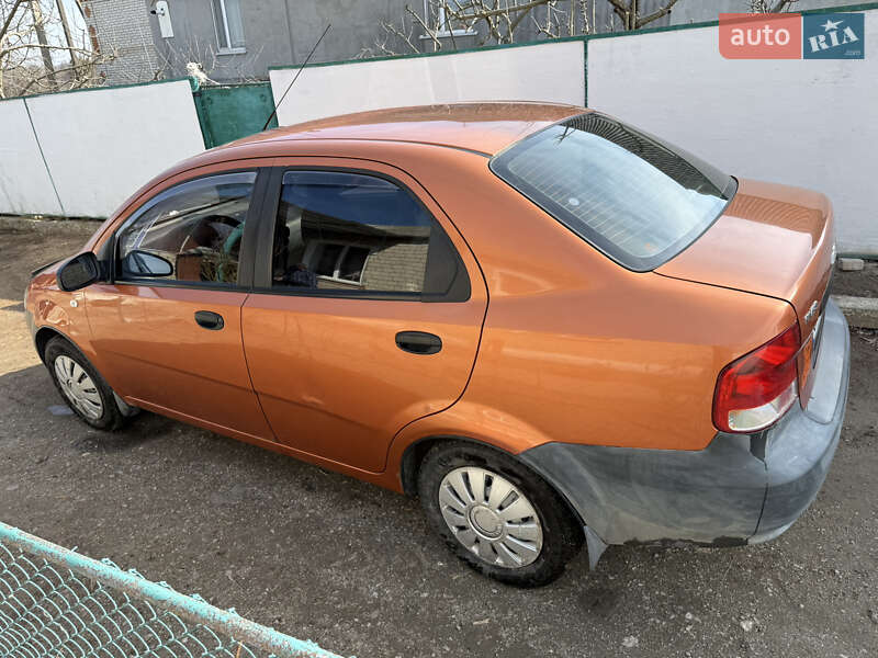 Седан Chevrolet Aveo 2005 в Ладыжине