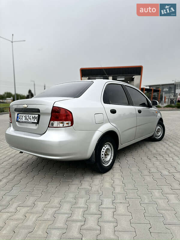 Седан Chevrolet Aveo 2005 в Харькове