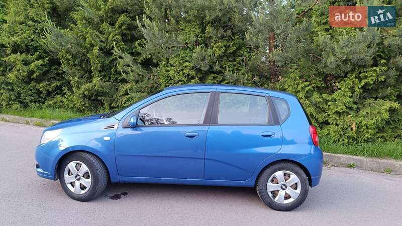 Хэтчбек Chevrolet Aveo 2008 в Ровно