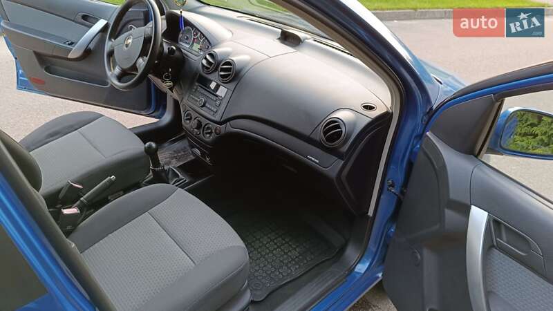 Хэтчбек Chevrolet Aveo 2008 в Ровно