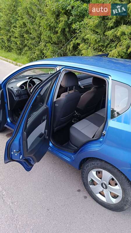 Хэтчбек Chevrolet Aveo 2008 в Ровно