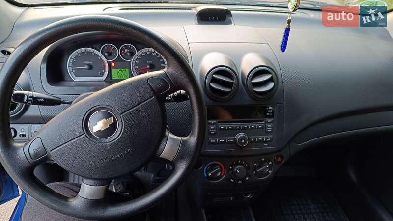 Хэтчбек Chevrolet Aveo 2008 в Ровно