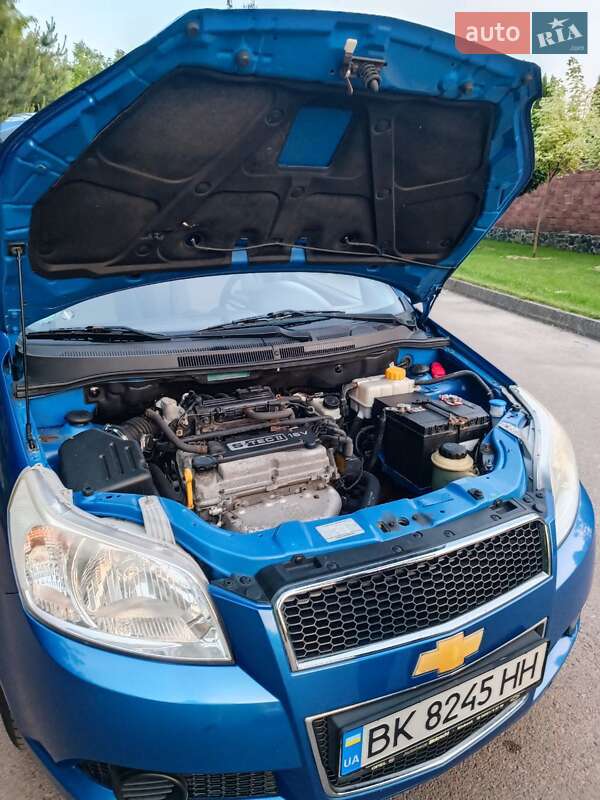 Хэтчбек Chevrolet Aveo 2008 в Ровно