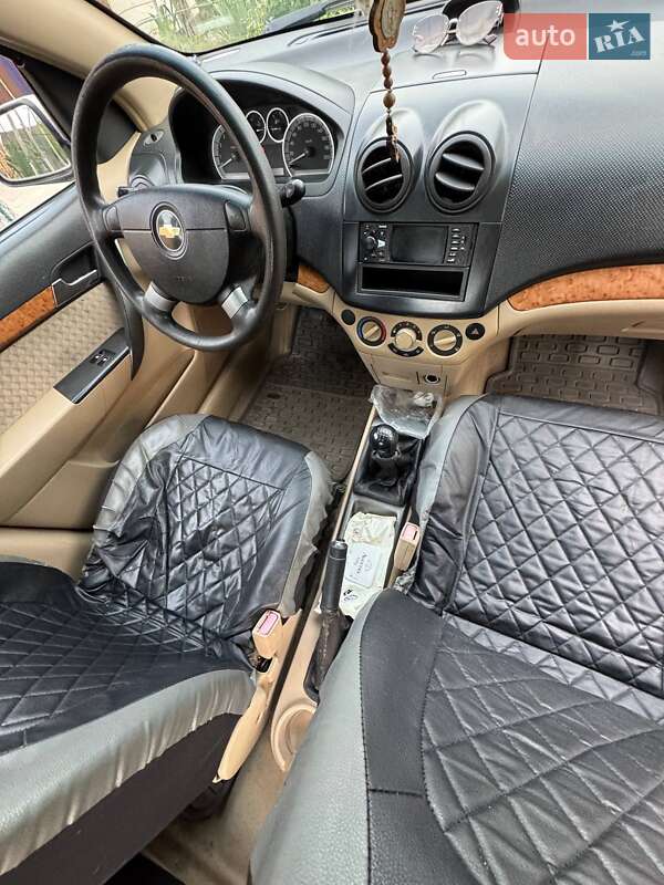 Седан Chevrolet Aveo 2007 в Измаиле