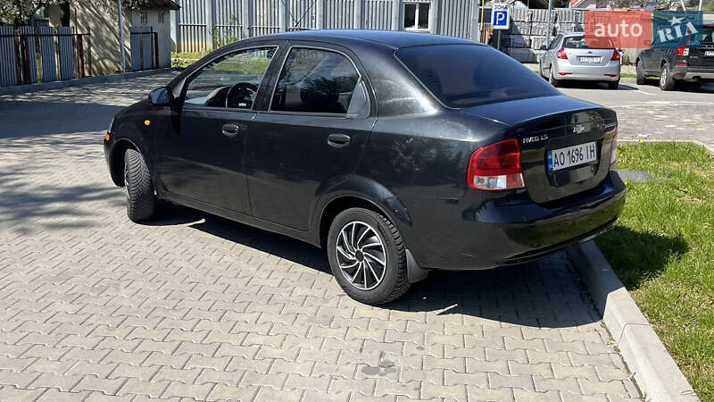 Седан Chevrolet Aveo 2005 в Ужгороді