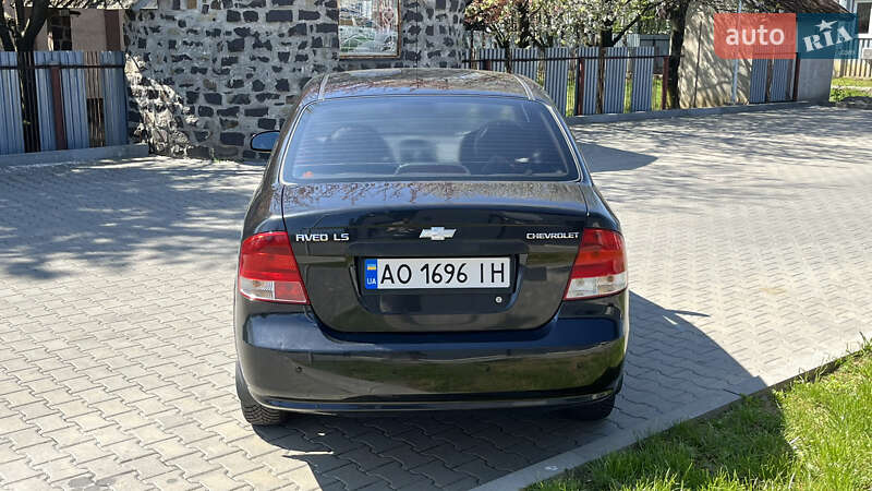 Седан Chevrolet Aveo 2005 в Ужгороді