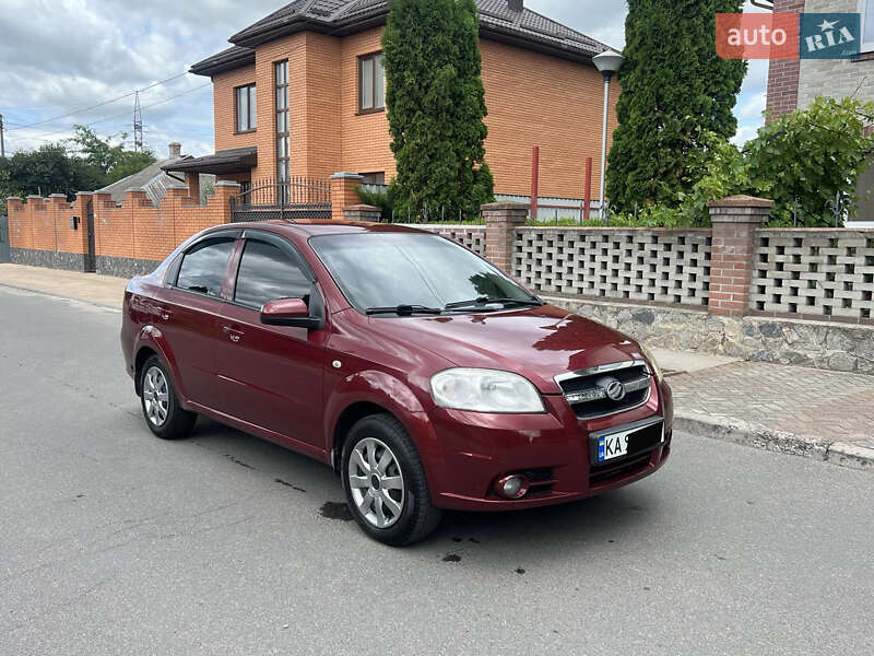 Седан Chevrolet Aveo 2012 в 