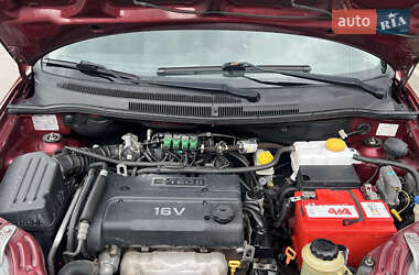 Седан Chevrolet Aveo 2012 в 