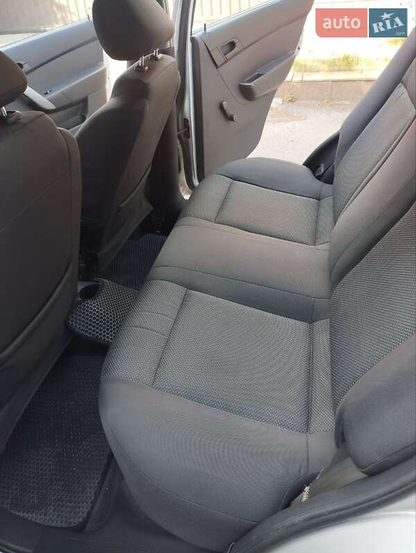Седан Chevrolet Aveo 2008 в Дніпрі