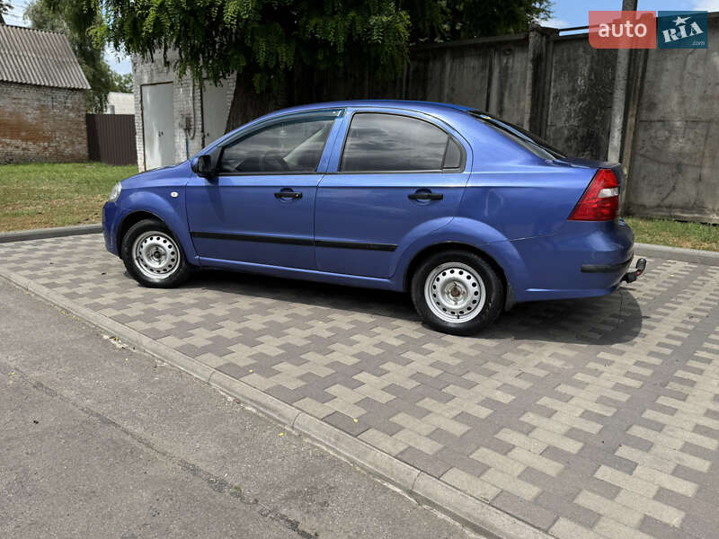 Седан Chevrolet Aveo 2008 в Лубнах