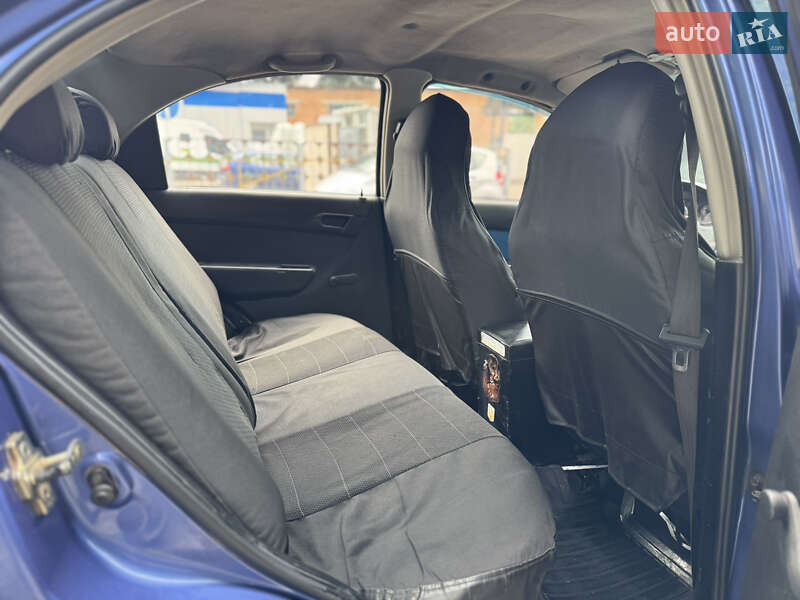 Седан Chevrolet Aveo 2008 в Лубнах