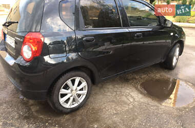 Хэтчбек Chevrolet Aveo 2011 в 