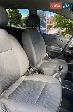 Хэтчбек Chevrolet Aveo 2008 в 