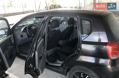 Хетчбек Chevrolet Aveo 2005 в 