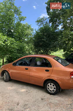 Седан Chevrolet Aveo 2005 в 