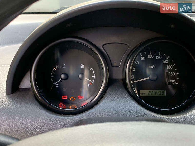Седан Chevrolet Aveo 2005 в Дублянах