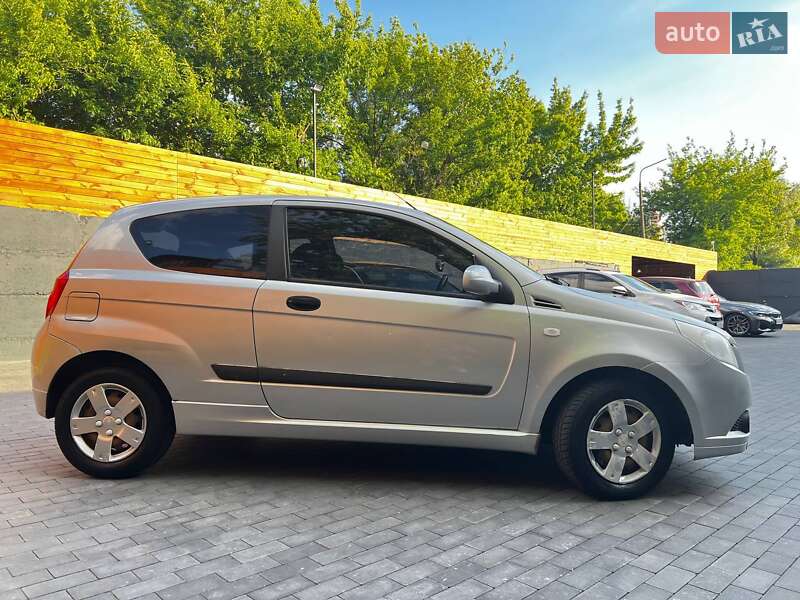 Хэтчбек Chevrolet Aveo 2008 в Киеве