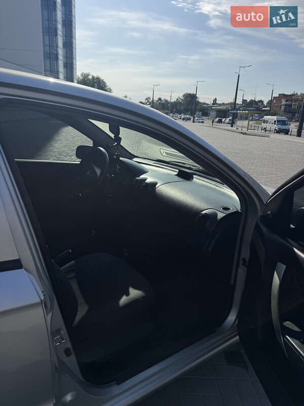 Седан Chevrolet Aveo 2009 в Дніпрі