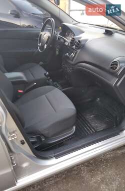 Седан Chevrolet Aveo 2011 в Днепре
