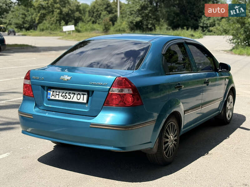 Седан Chevrolet Aveo 2008 в Полтаве