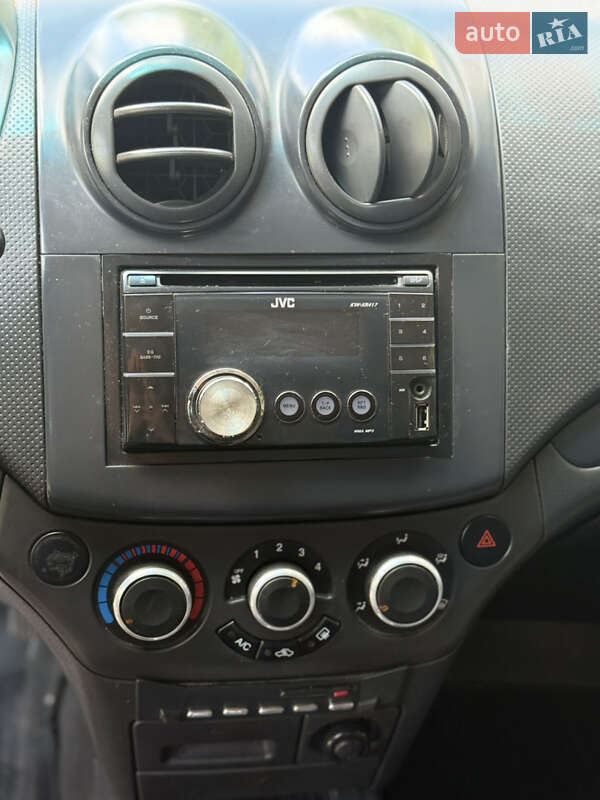 Седан Chevrolet Aveo 2008 в Полтаве