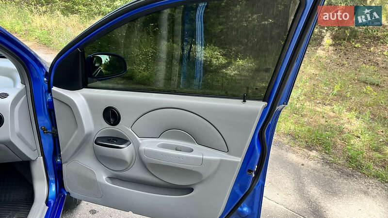 Седан Chevrolet Aveo 2005 в Кременчуге