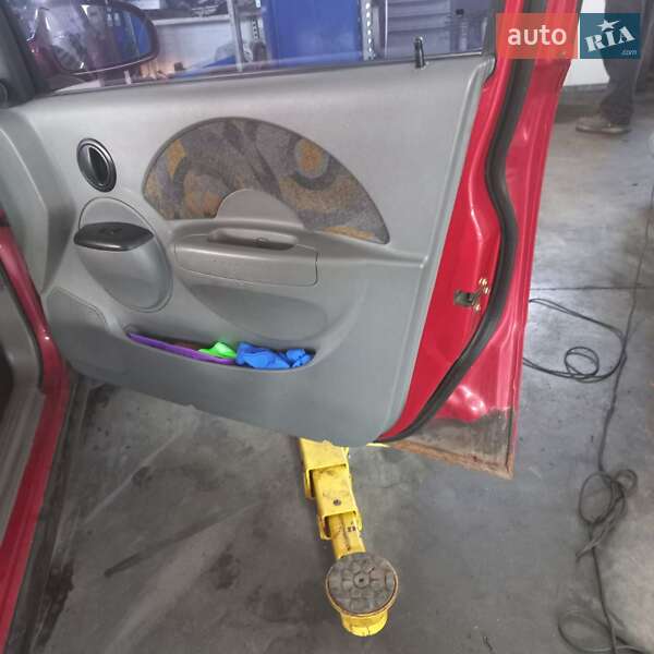 Хэтчбек Chevrolet Aveo 2005 в Киеве