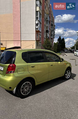 Хетчбек Chevrolet Aveo 2004 в 
