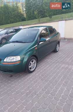 Седан Chevrolet Aveo 2005 в Острозі