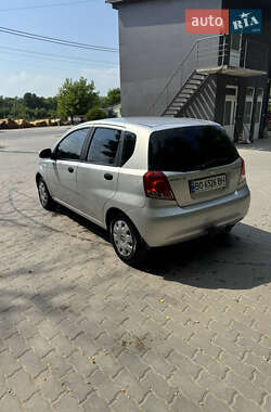Хэтчбек Chevrolet Aveo 2008 в 